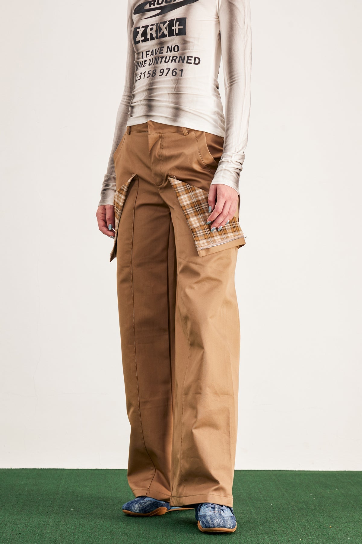 Barakat Plaid Cargo Pants