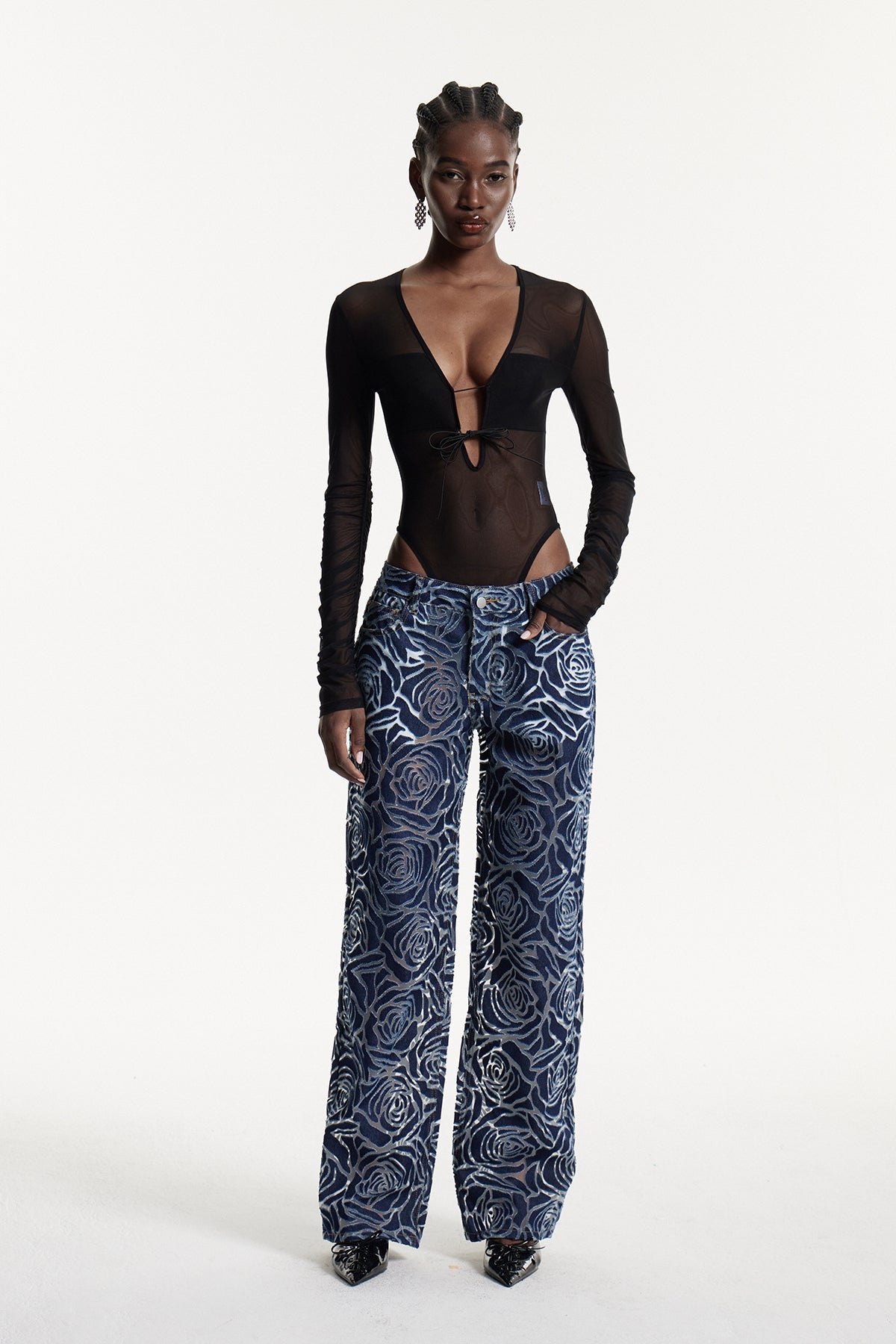 Chlodulf Flower Cutout Jeans In Deep Blue