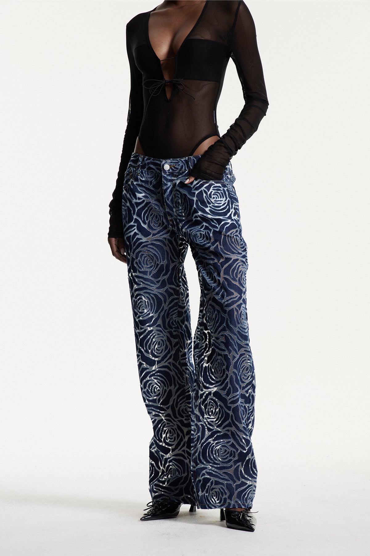 Chlodulf Flower Cutout Jeans In Deep Blue