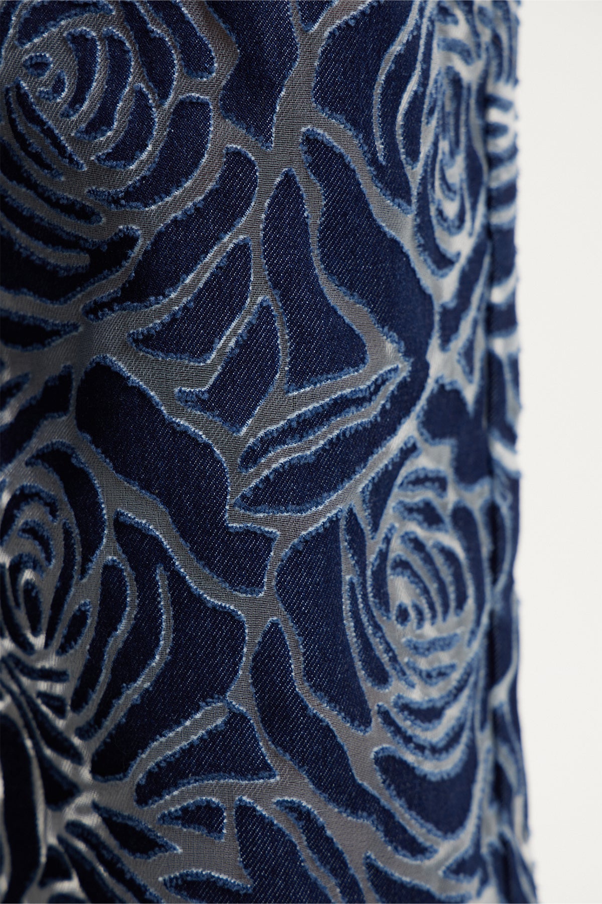 Chlodulf Flower Cutout Jeans In Deep Blue