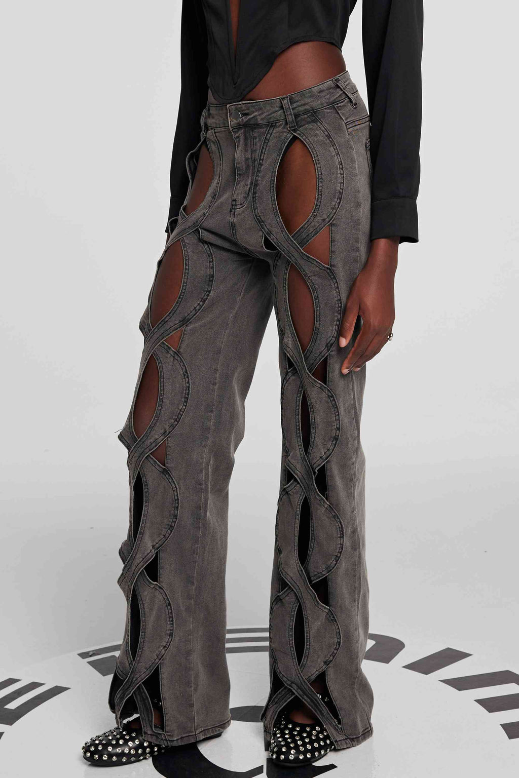 Abigail Cutout Denim Jeans In Black