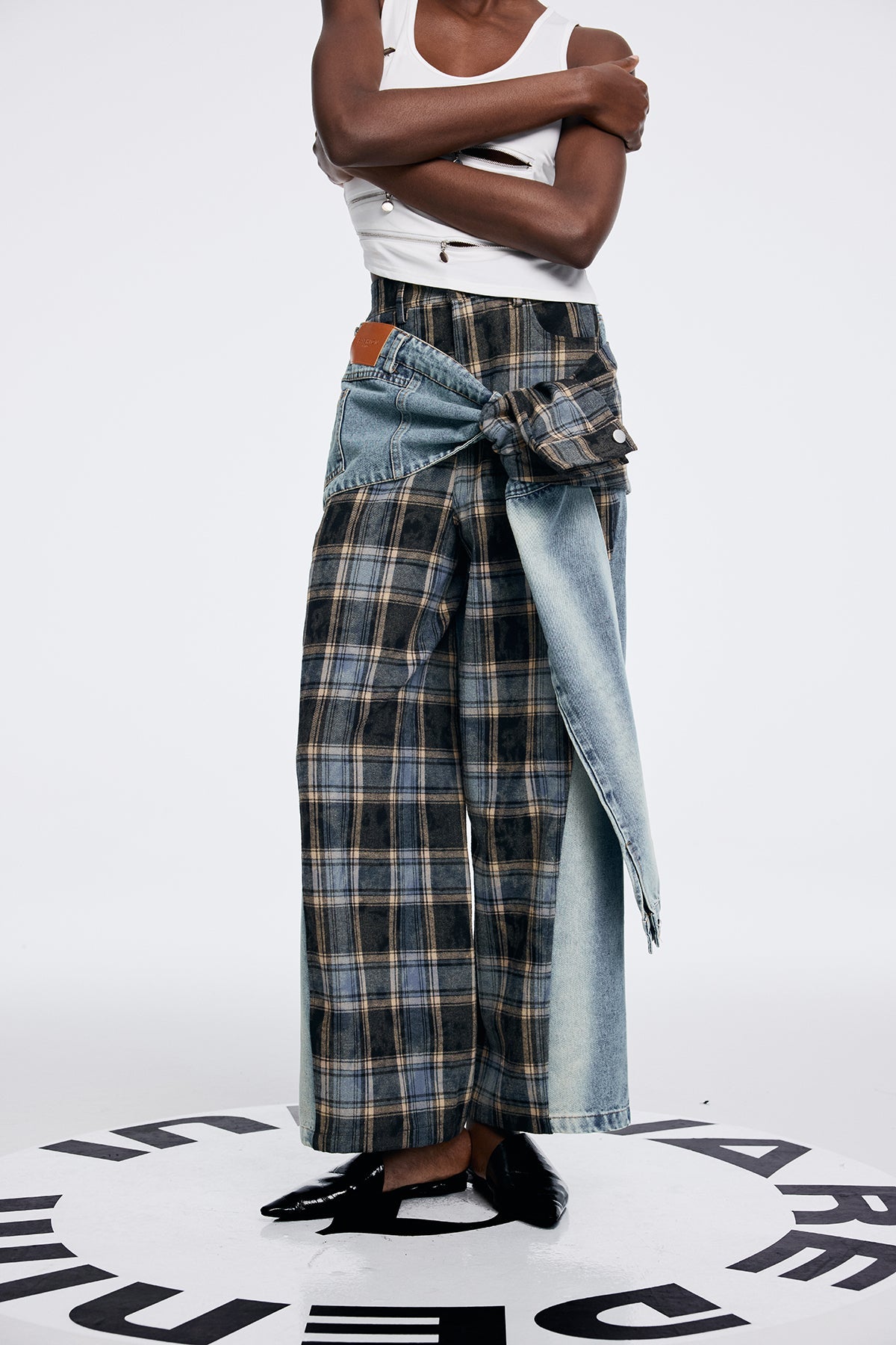 Alessa Grid Removable Asymmetric Jeans