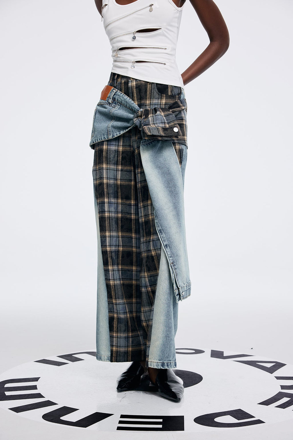 Alessa Grid Removable Asymmetric Jeans