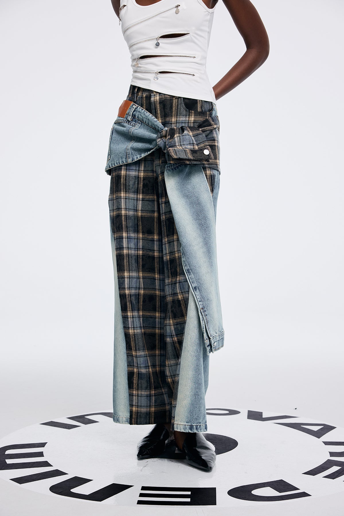 Alessa Grid Removable Asymmetric Jeans