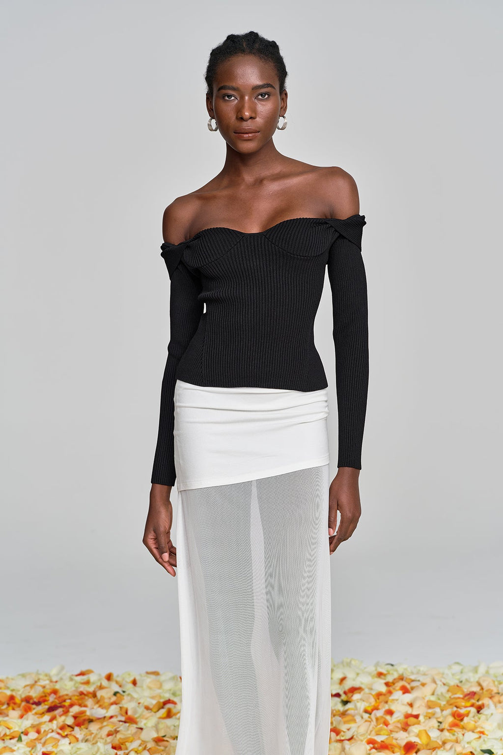 Alistair Low Neck Knit Top In Black