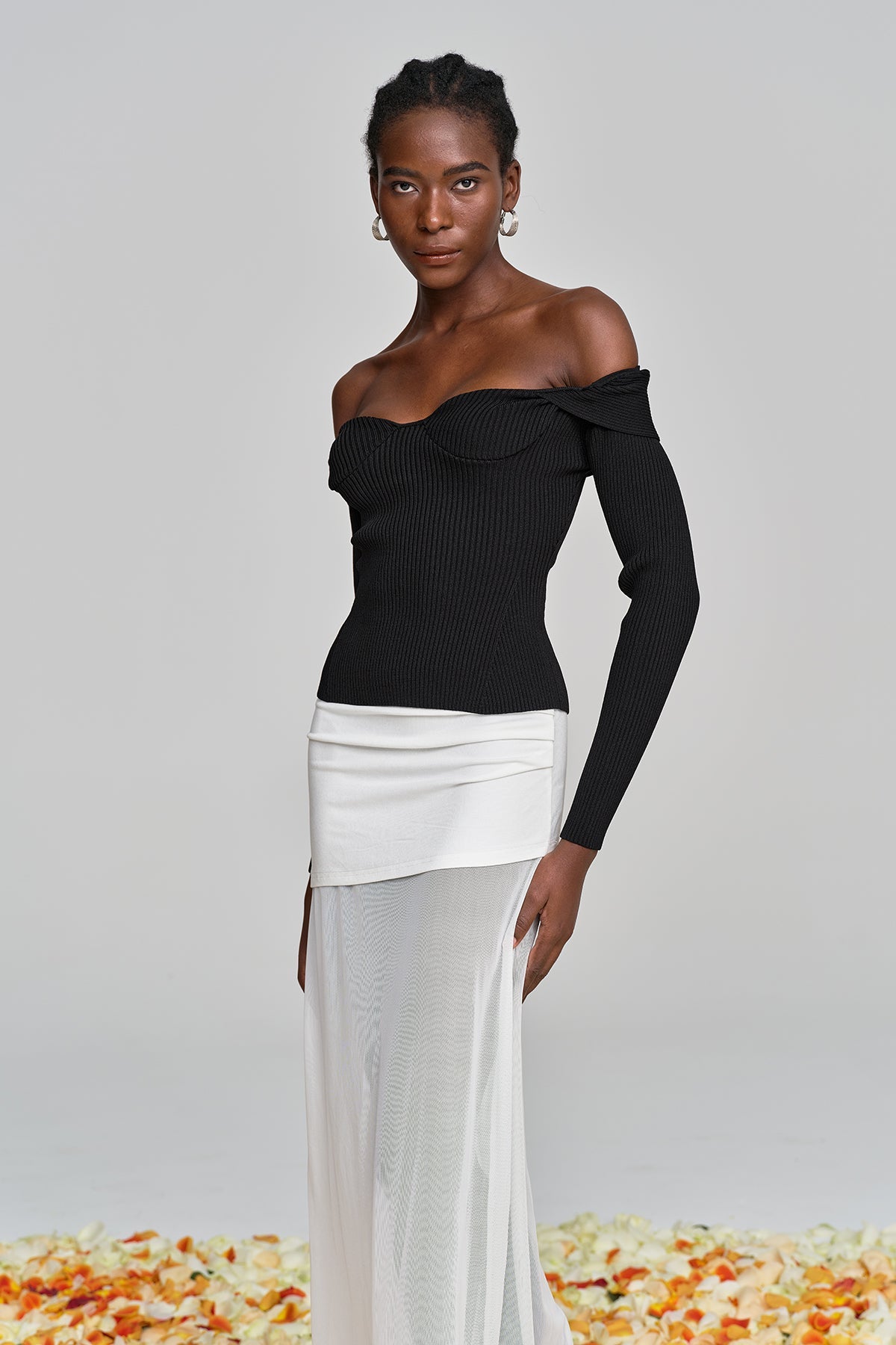 Alistair Low Neck Knit Top In Black