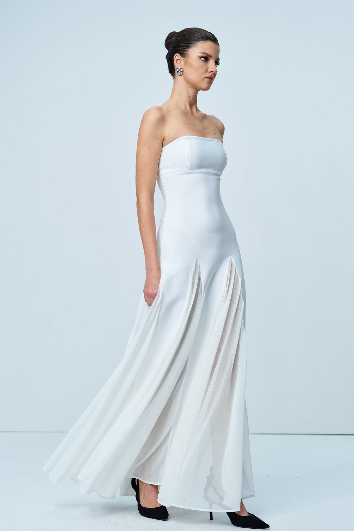 Aniyah Strapless Deconstruct Maxi Dress