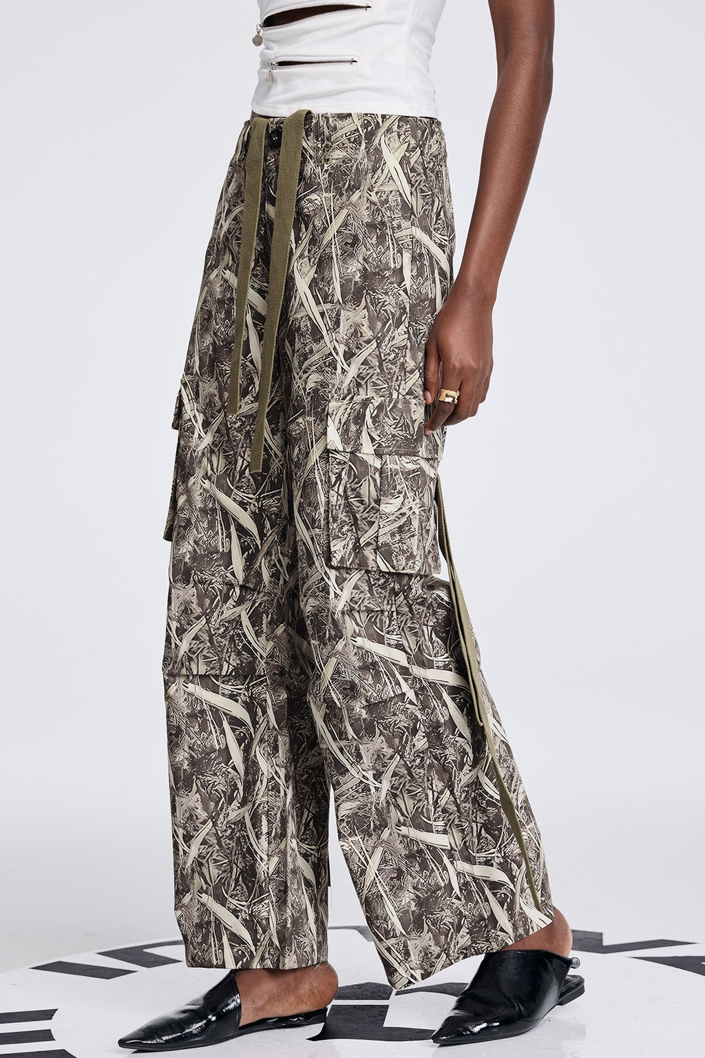 Apa Print Pocket Cargo Pants