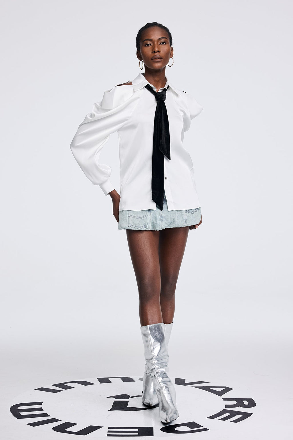 Apiatan Cutout Tie Shirt