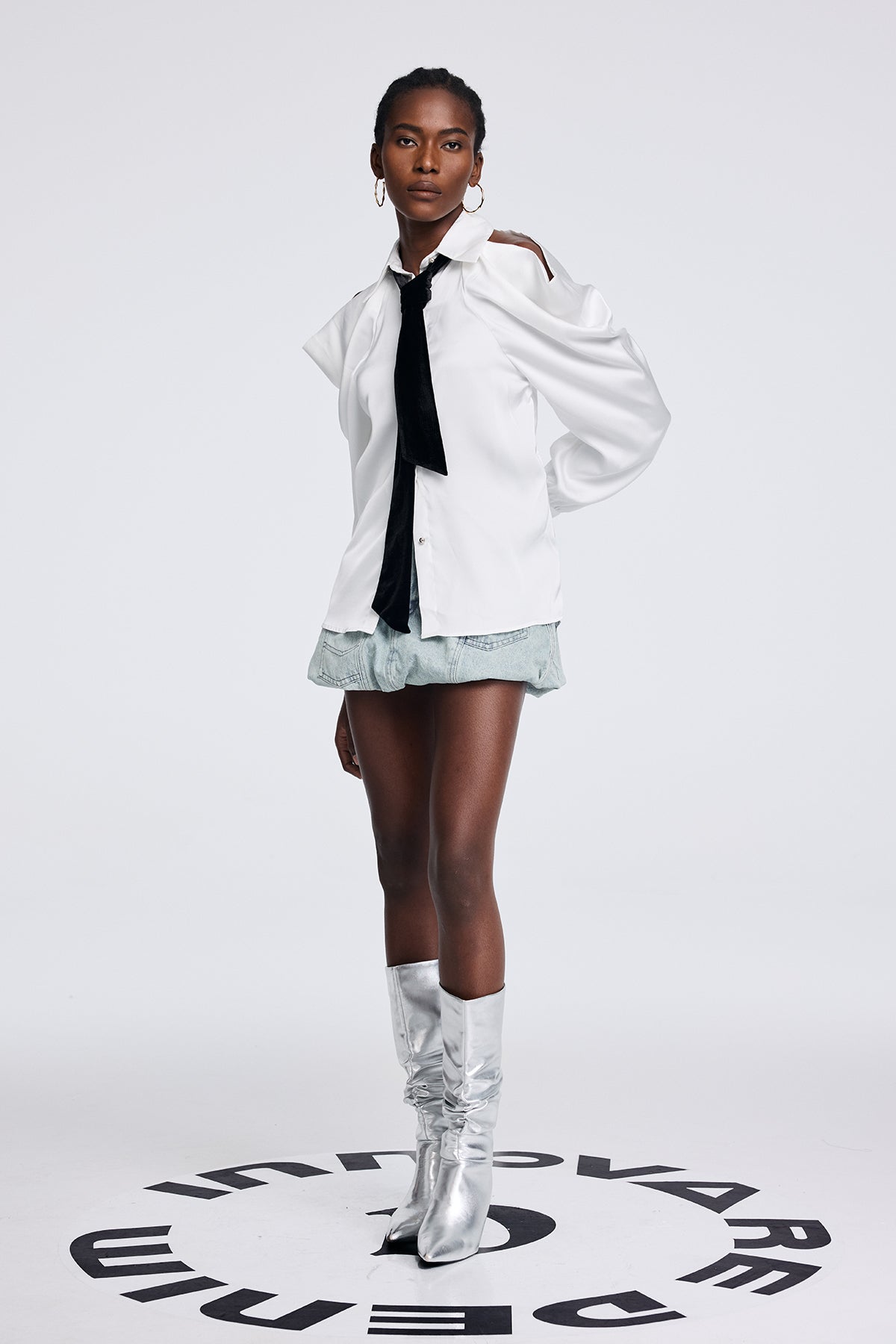 Apiatan Cutout Tie Shirt