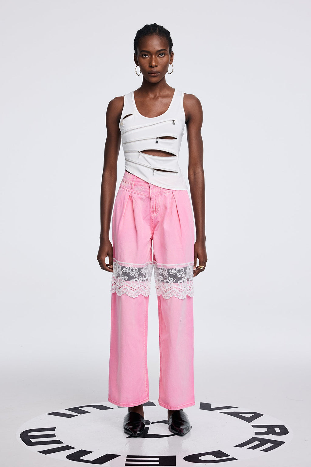 Apocatequil Lace Deconstruct Cutout Jeans In Pink