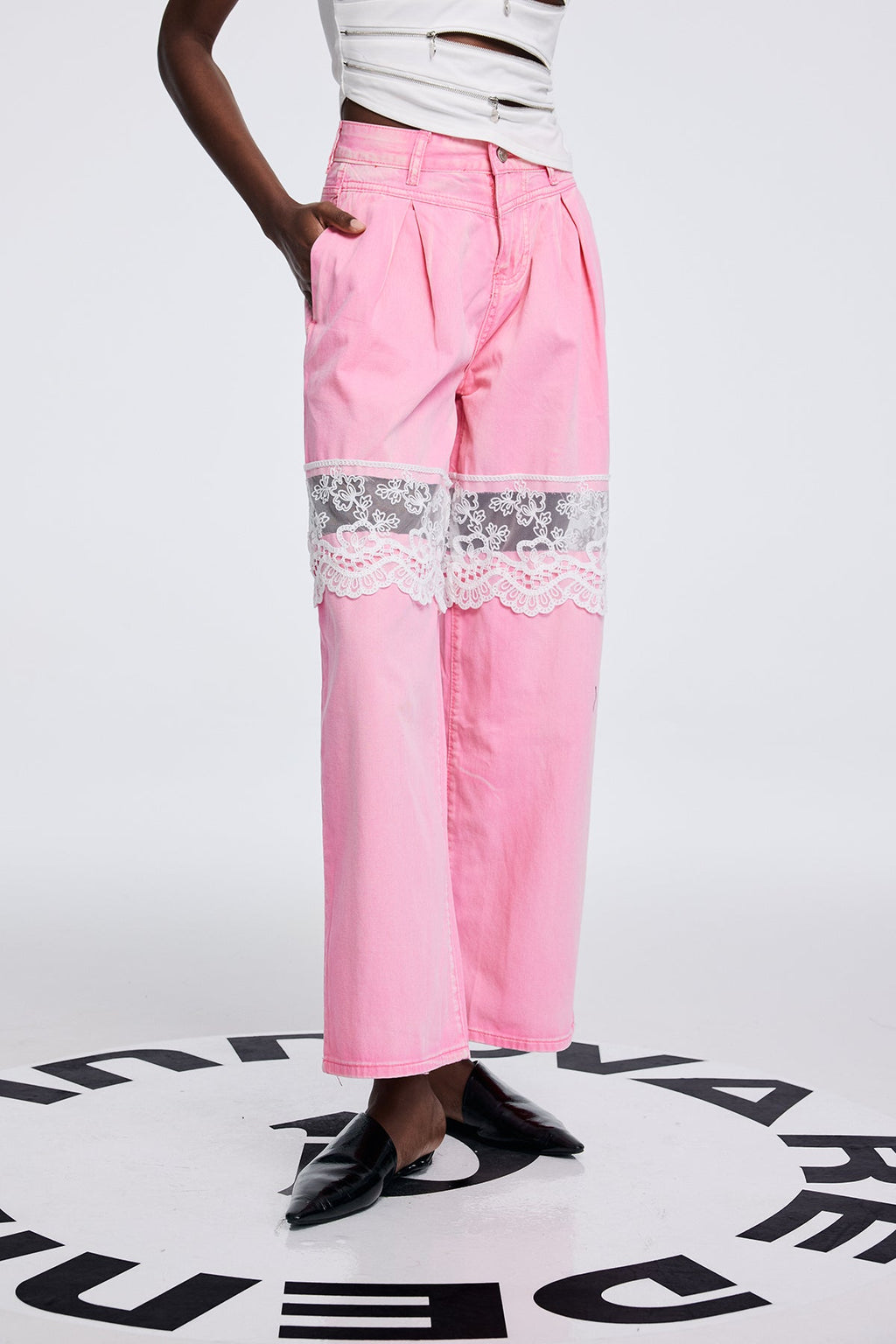 Apocatequil Lace Deconstruct Cutout Jeans In Pink