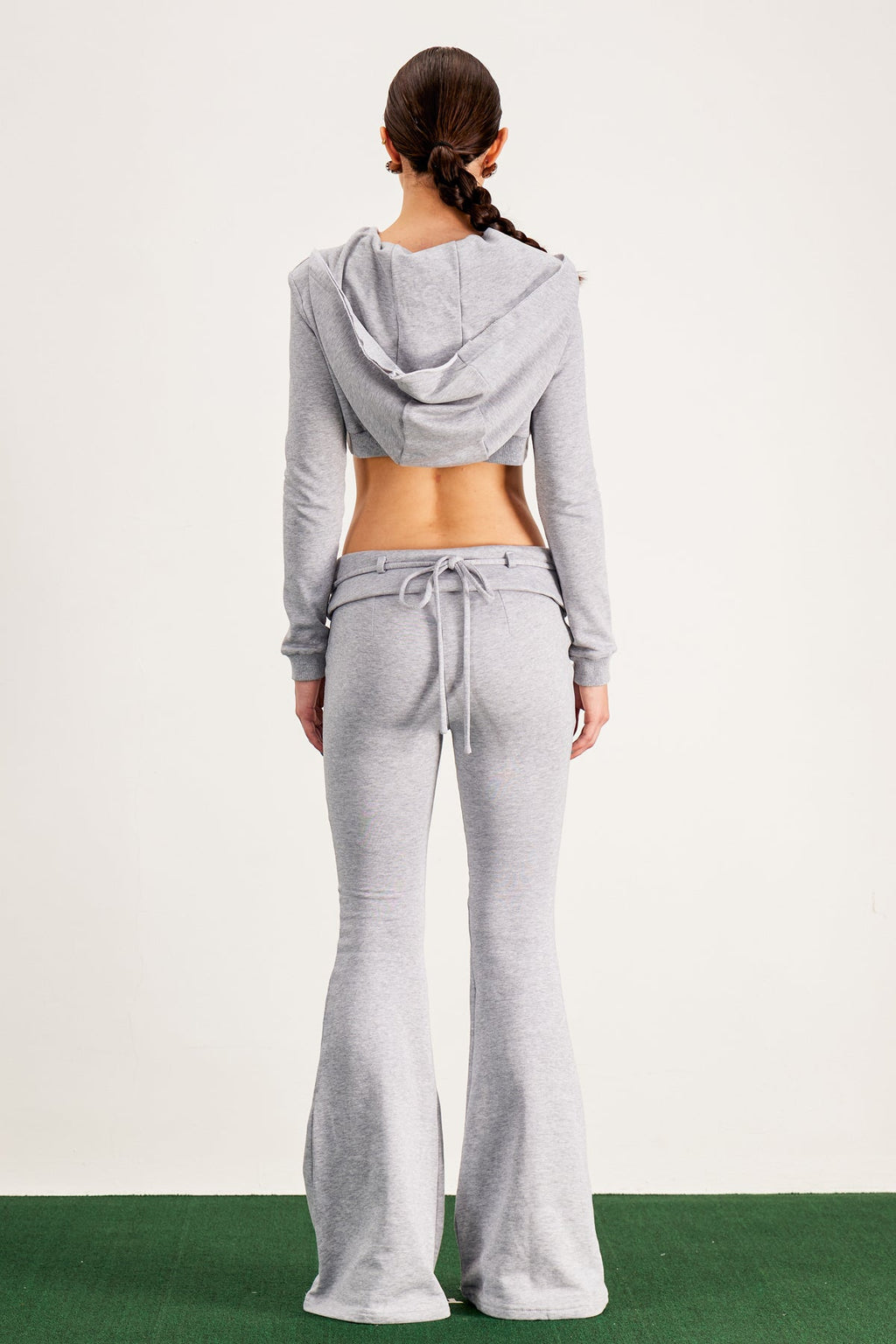 Bao Hooded Crop Bootcut Pants Set In Grey