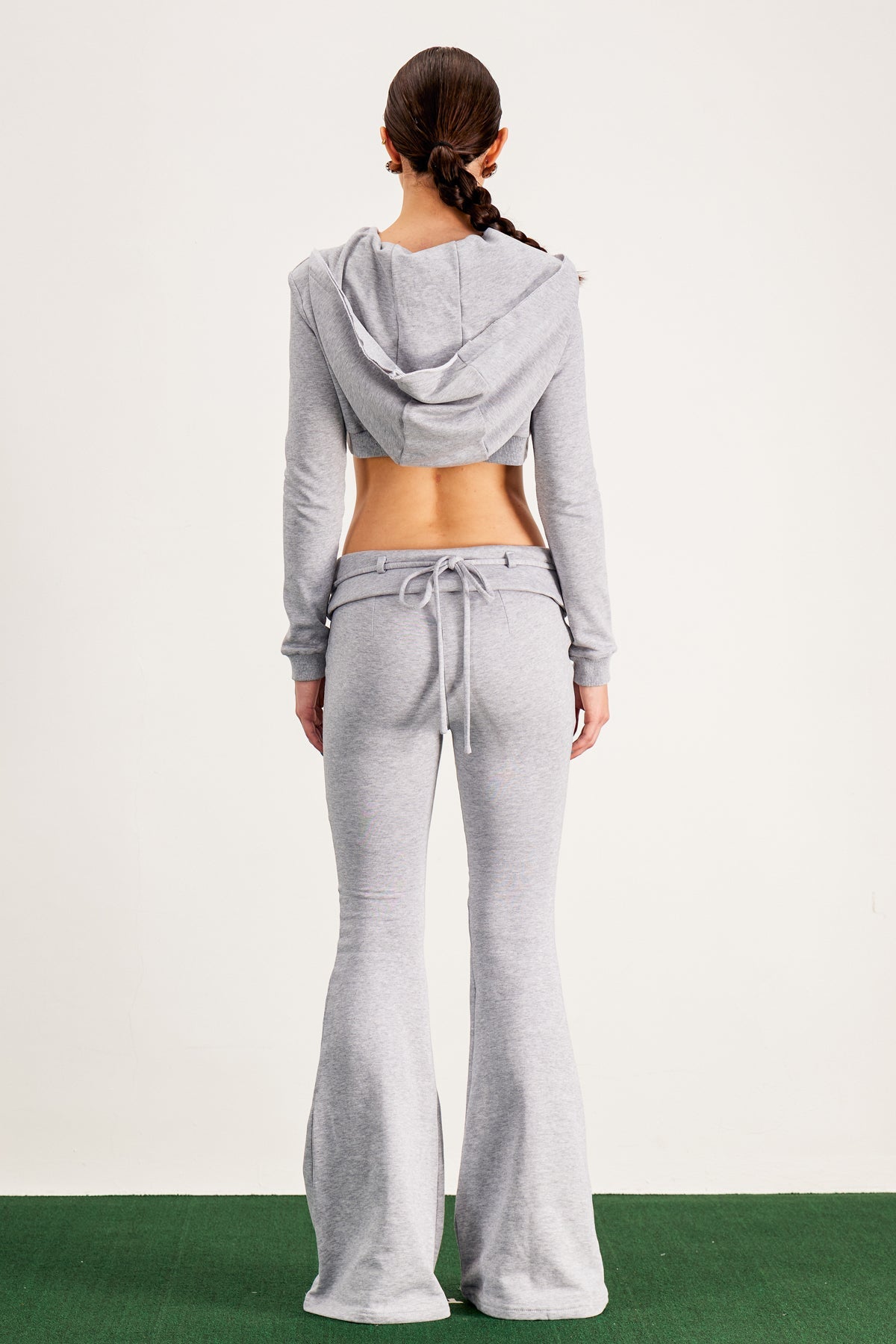 Bao Hooded Crop Bootcut Pants Set In Grey