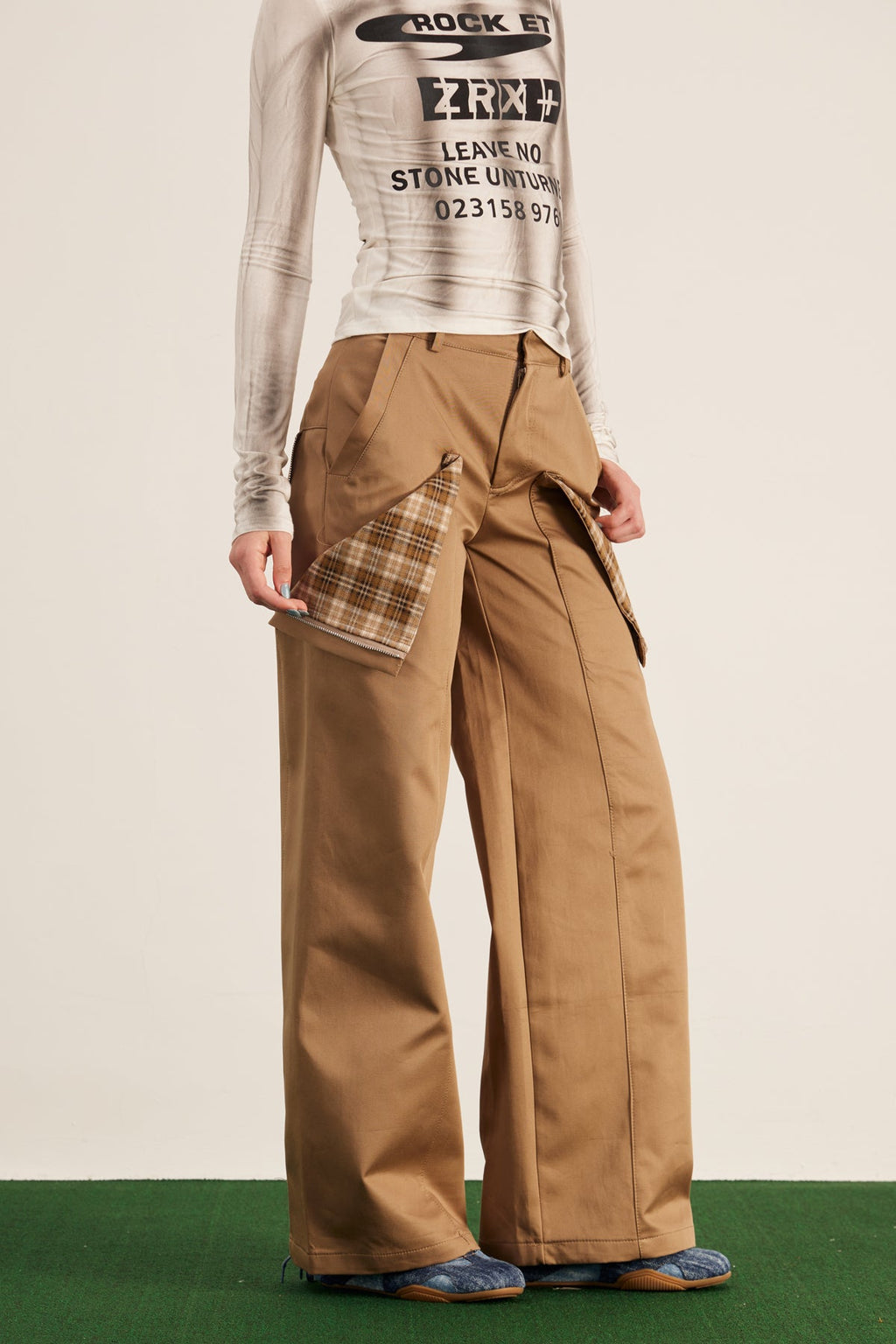 Barakat Plaid Cargo Pants