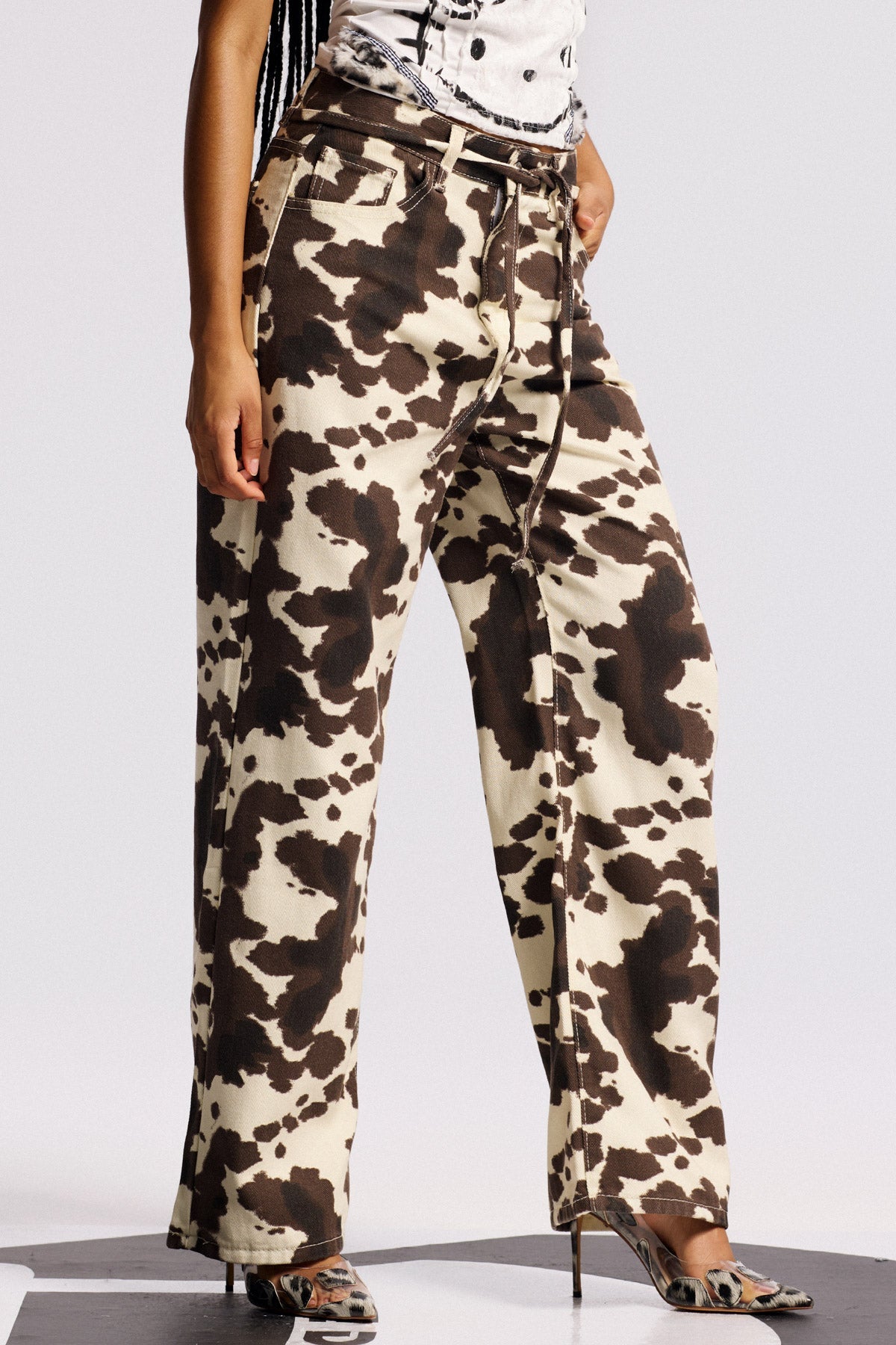 Bihotz Cow Print Bleached Jeans