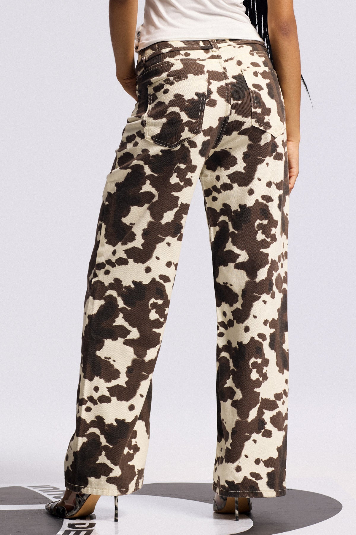 Bihotz Cow Print Bleached Jeans