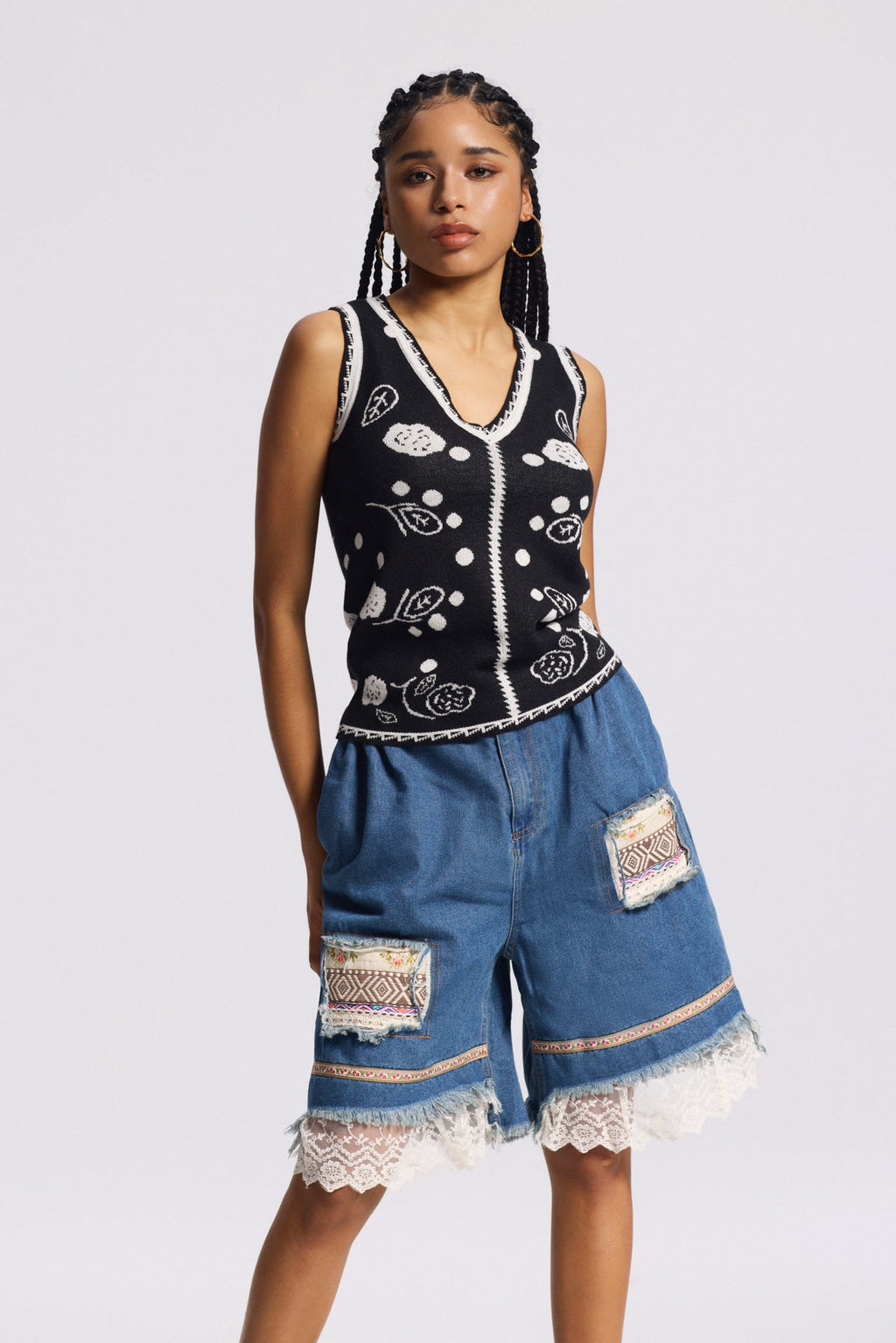 Birta Embroidered Floral Knit Top