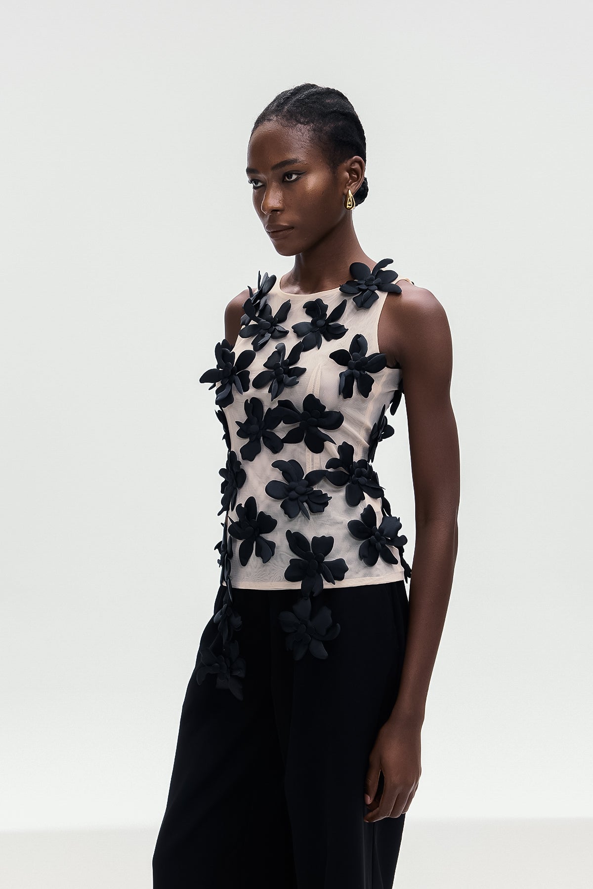Bohdana Flower Sleeveless Top In Black