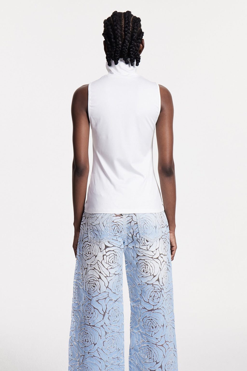 Borivoje Sleeveless Top In White