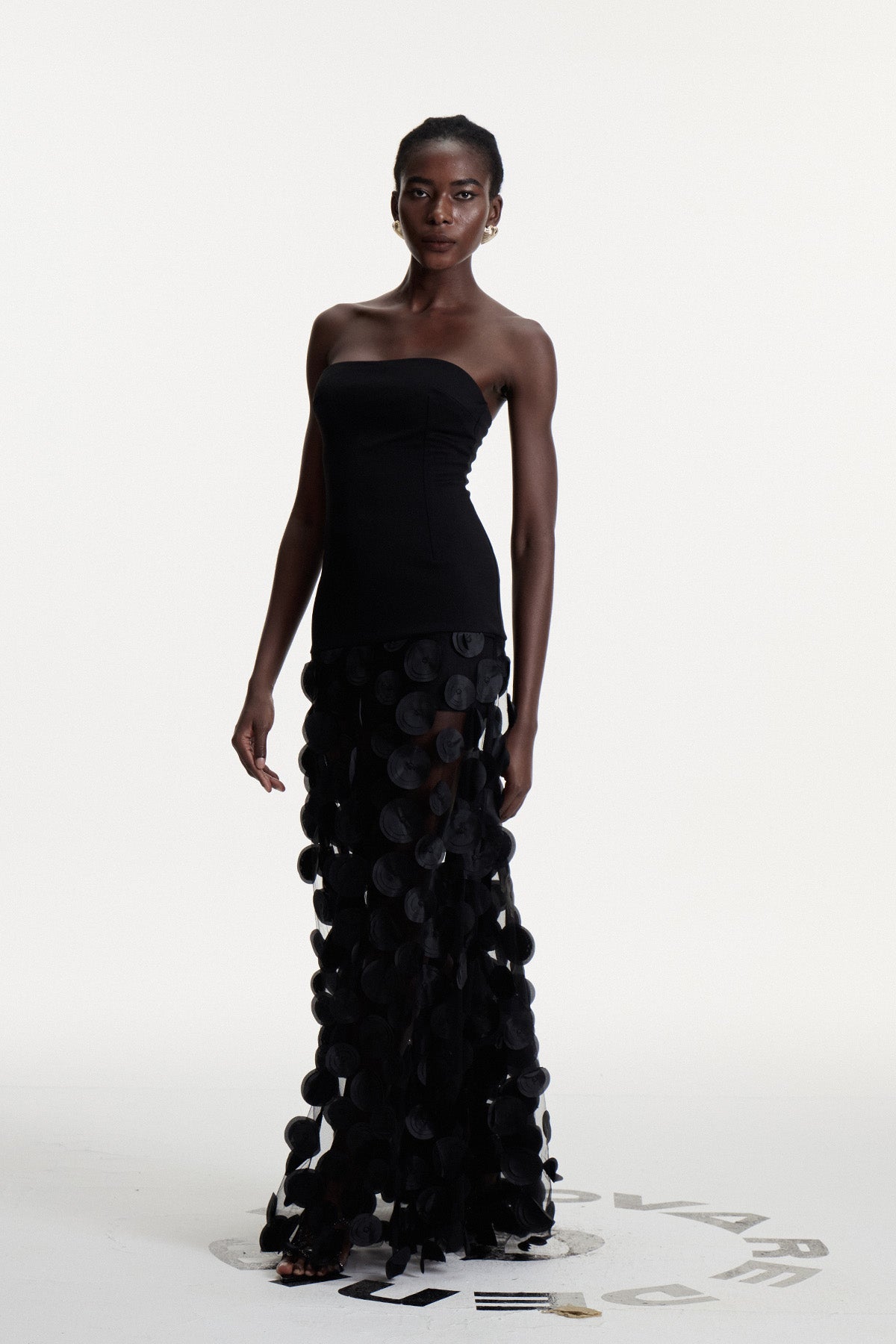 Boryana Dot Strapless Maxi Dress In Black