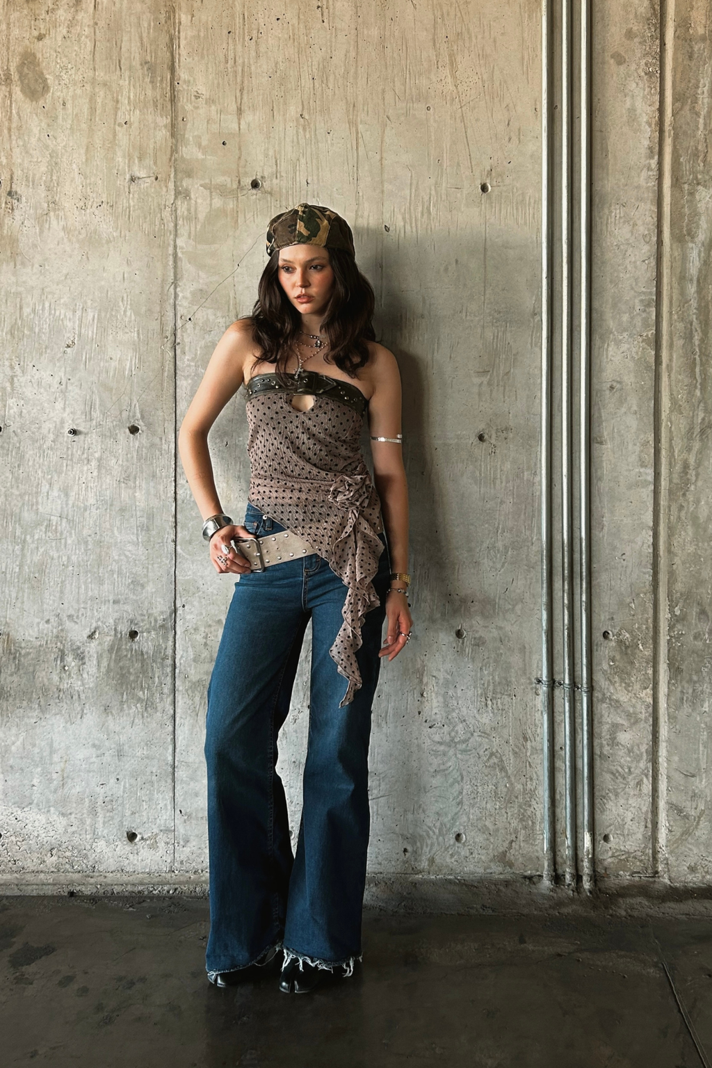 Brande Buckle Dot Flower Top