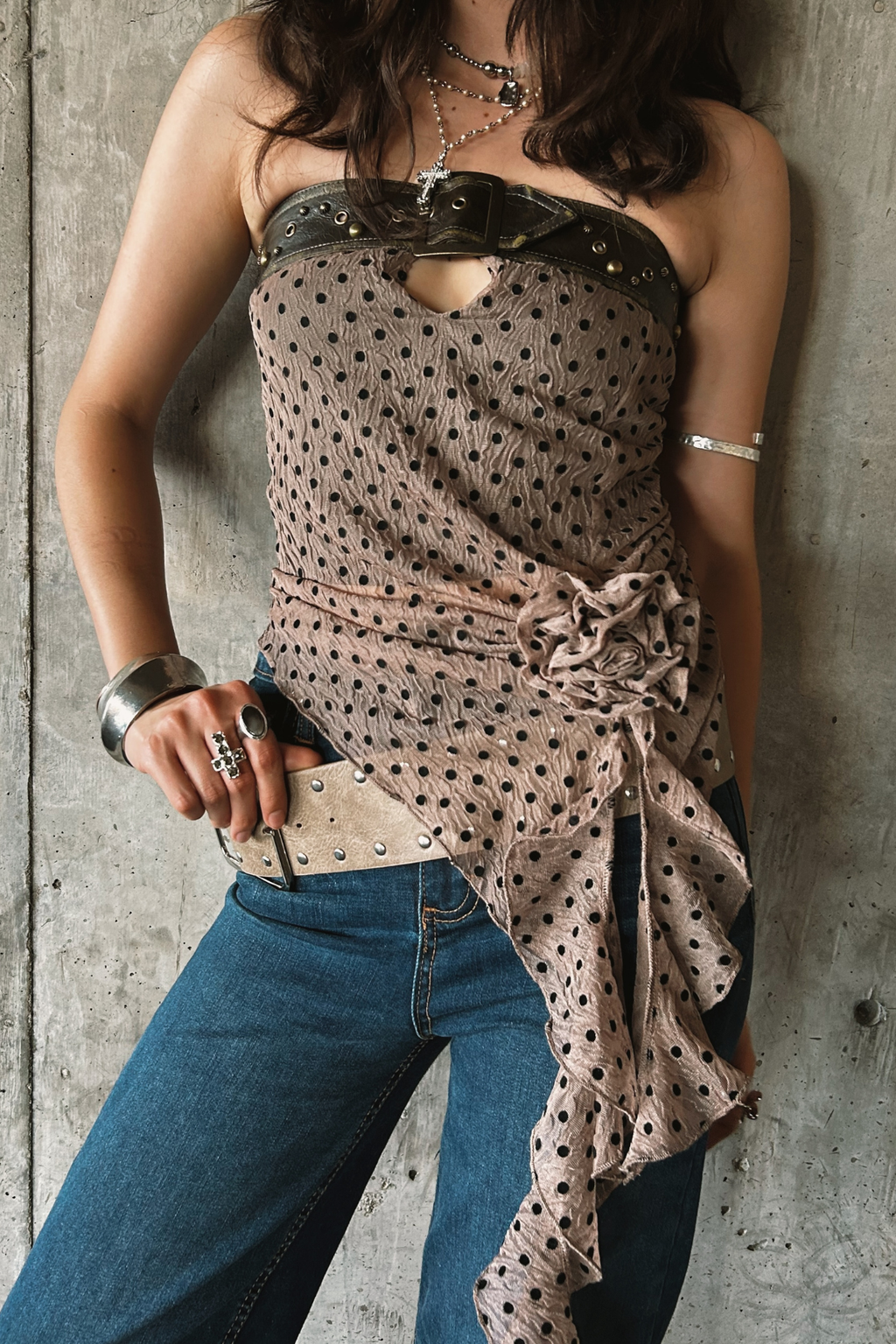 Brande Buckle Dot Flower Top