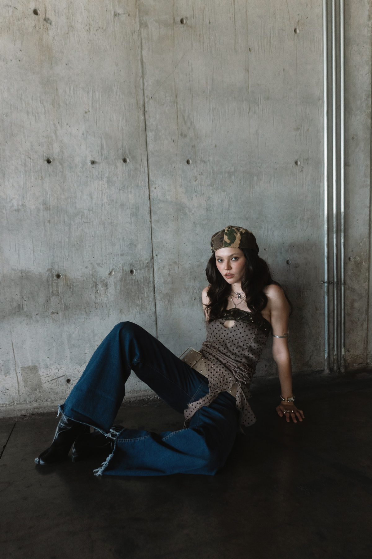 Brande Buckle Dot Flower Top