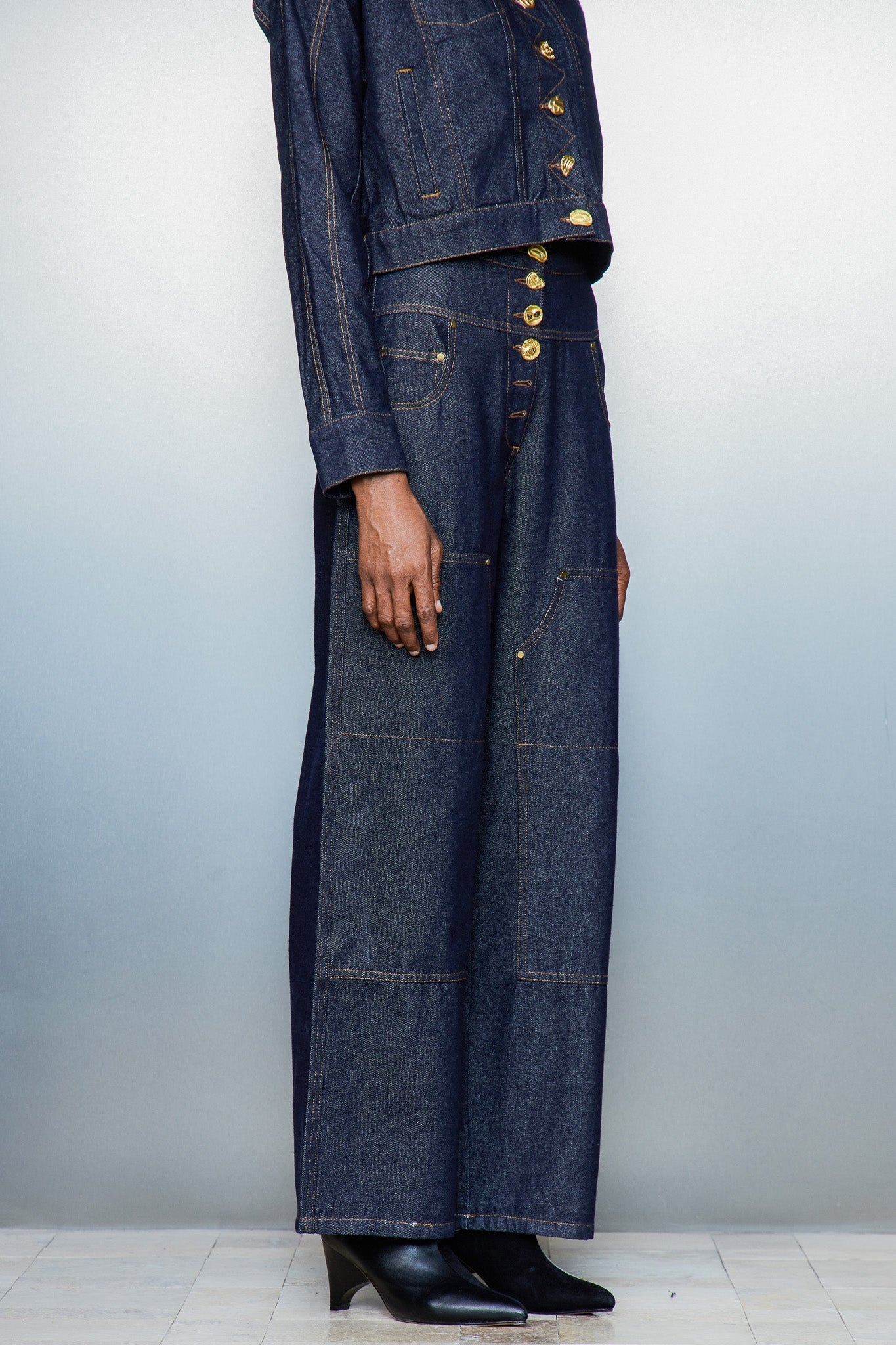 Cass Button Straight Jeans