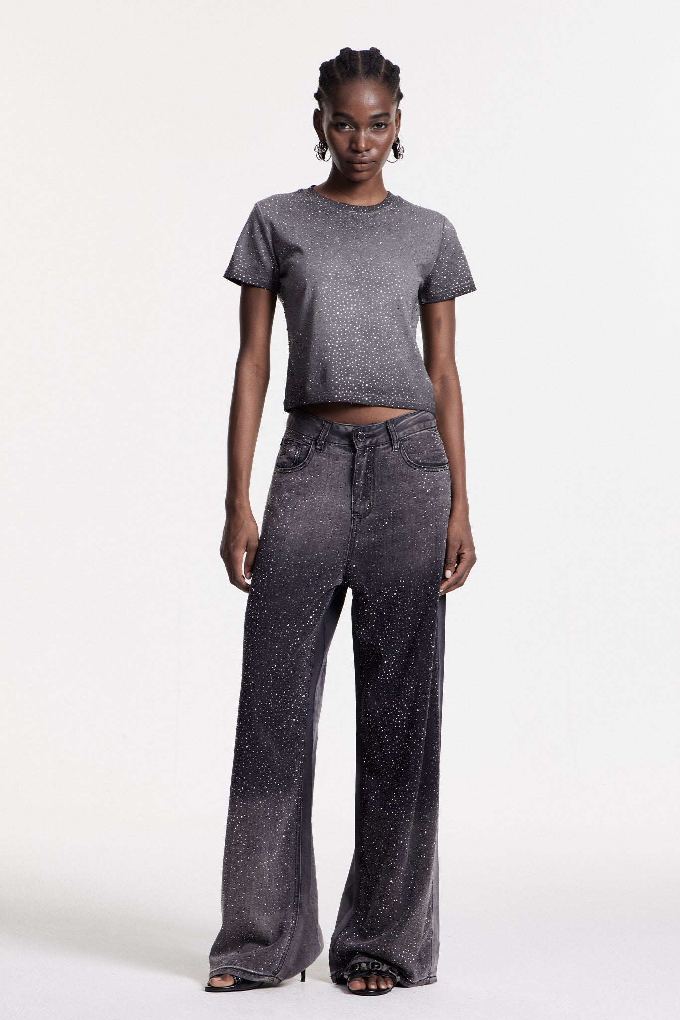 Chobin Rhinestone T Shirt In Grey