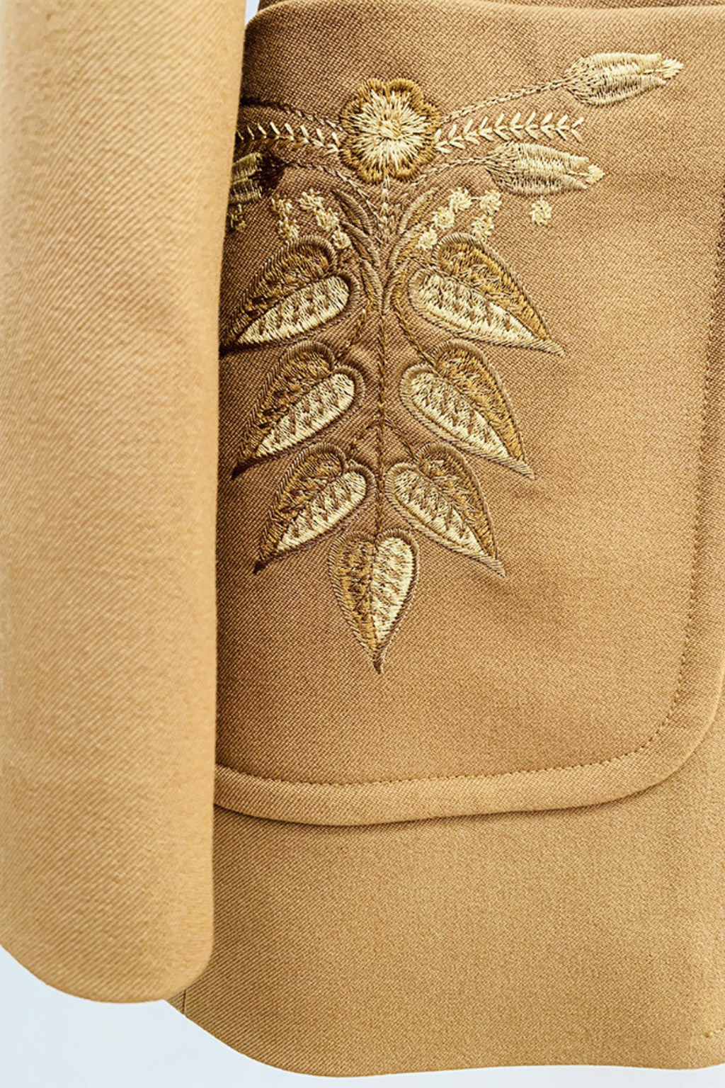 Daniel Embroidered Pocket Set