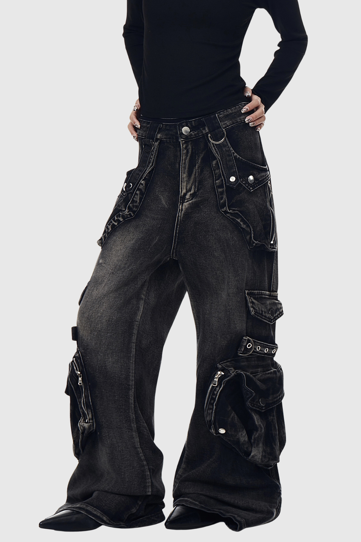 Deepa Pocket Bleached Jeans In Black