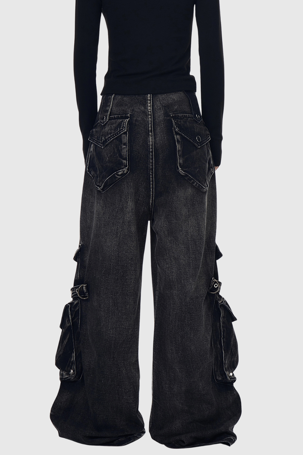 Deepa Pocket Bleached Jeans In Black