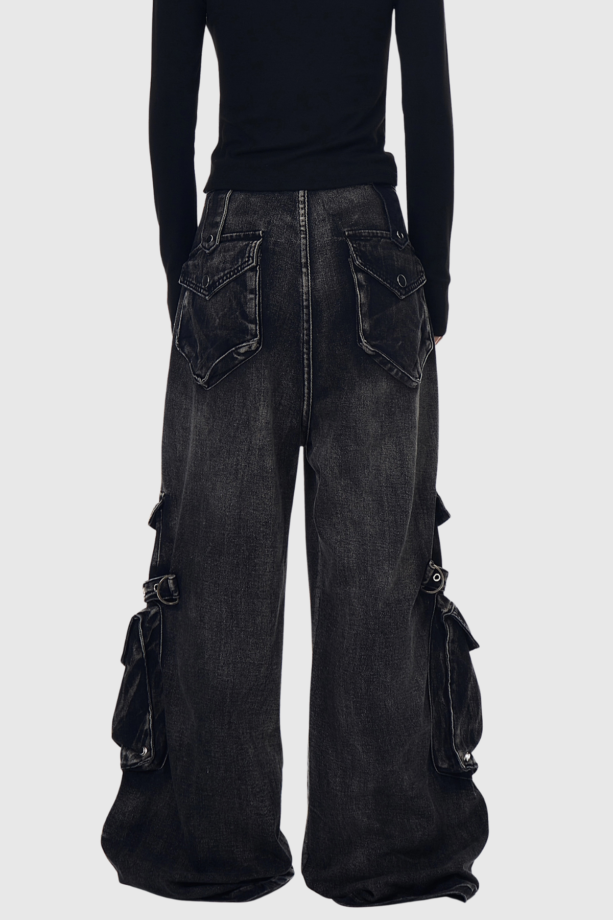 Deepa Pocket Bleached Jeans In Black