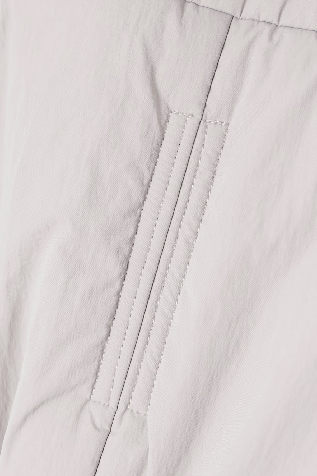 Devaraj Deconstruct Crop Jacket In White