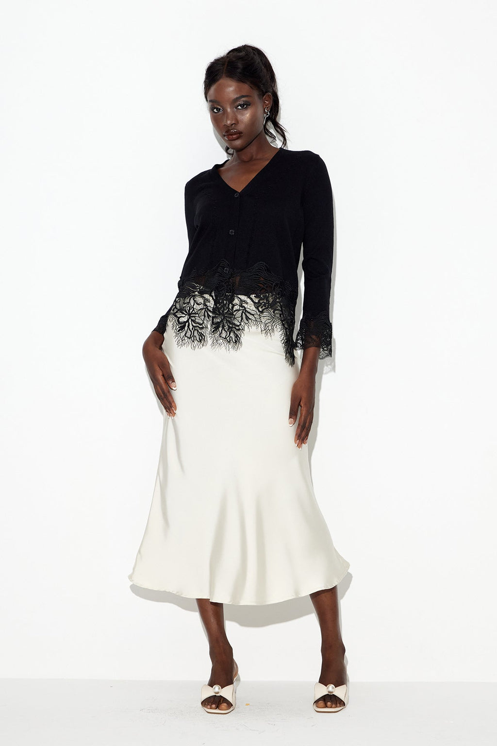 Eadred Lace Plunge Knit Top In Black