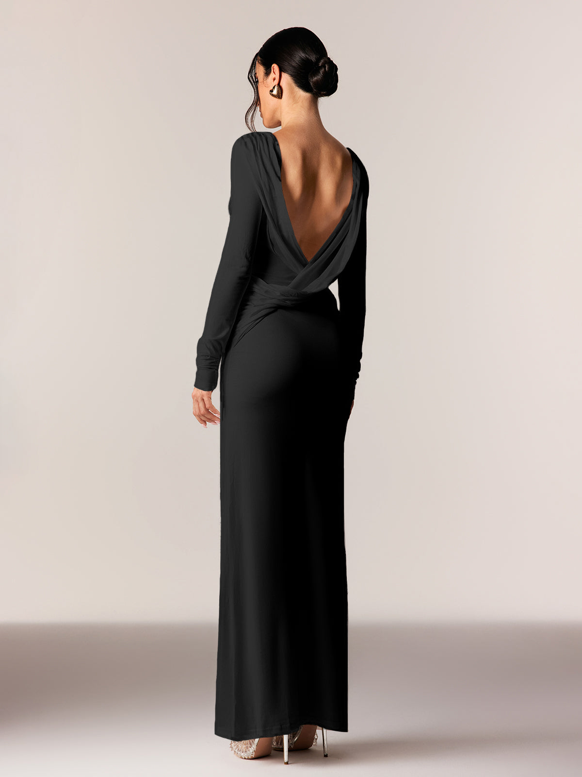 Ealasaid Backless Long Sleeve Maxi Dress In Black