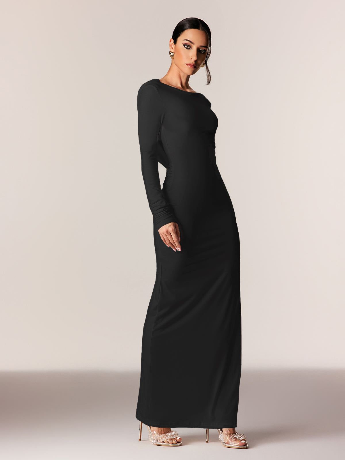 Ealasaid Backless Long Sleeve Maxi Dress In Black