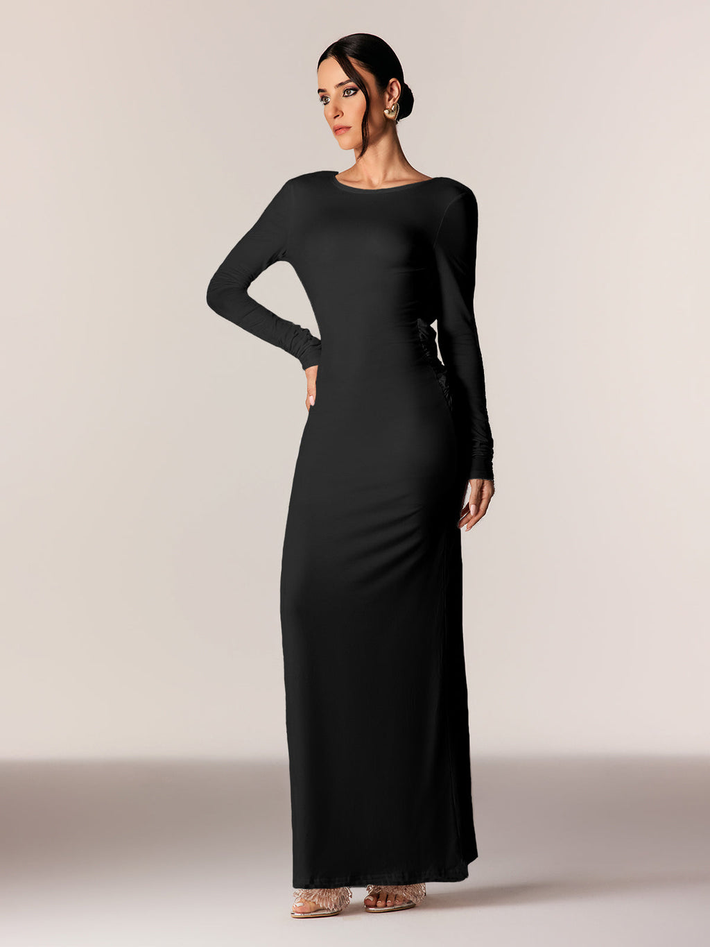 Ealasaid Backless Long Sleeve Maxi Dress In Black